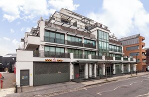 Exterior - Modern Kentish Town apartment (London)