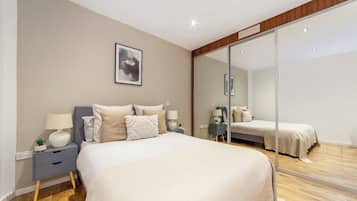 2 bedrooms, iron/ironing board, WiFi