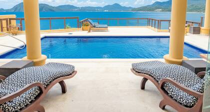 Clifftop Luxury: 180° Ocean Views, Private Pool, Beach Access, Sleeps 12