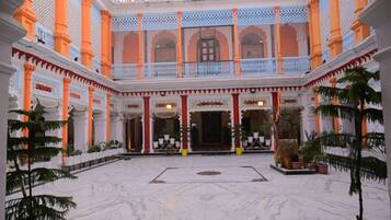 Façana frontal de l'allotjament