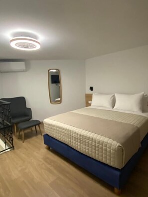 Loft | Free WiFi - Living Yard Acropolis Apartments (Athens)