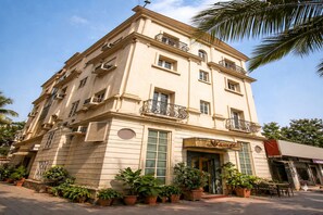 Exterior - Hotel Benzy Palace, Near Mumbai International Airport (Mumbai)