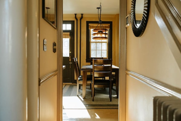 Dining - The Ashfield House - Close to Downtown Lancaster (Lancaster)