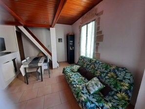 Living area - Apartment 650 meters from Nice beaches, tramway, airport, train station (Nice)