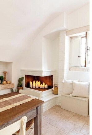 Interior - Alesia Luxury Suite Ostuni - Relaxation, Comfort and Refinement in the Heart of Puglia (Ostuni)