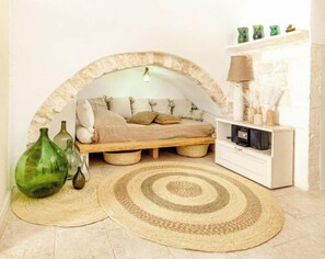 Living area - Alesia Luxury Suite Ostuni - Relaxation, Comfort and Refinement in the Heart of Puglia (Ostuni)