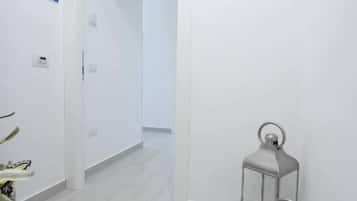 Standard Double Room, Garden View | Interior