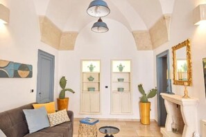 Living area - AzuleneHome: Historic Charm and Breathtaking Views in the Heart of Ostuni (Ostuni)