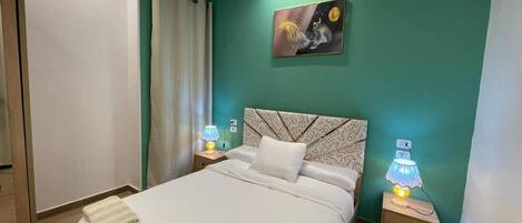 2 bedrooms, iron/ironing board, WiFi, bed sheets