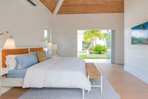 Iron/ironing board, bed sheets