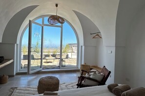 4 habitaciones, tabla de planchar con plancha, wifi y ropa de cama 