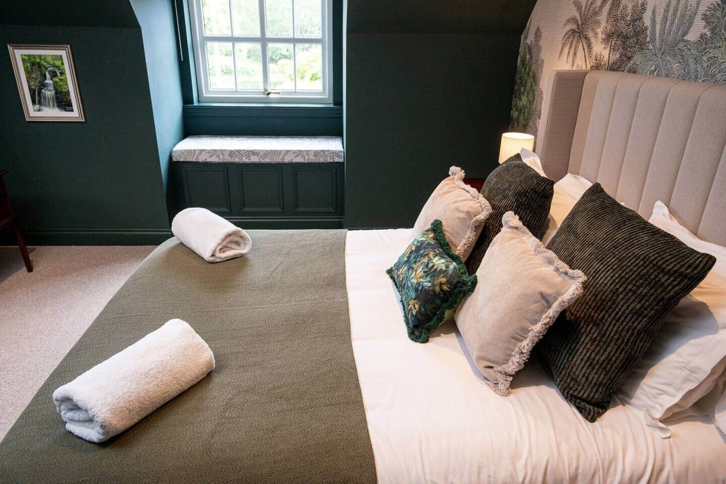 3 chambres, fer et planche à repasser, Wi-Fi, draps fournis