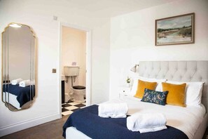 Iron/ironing board, WiFi, bed sheets - Stunning Scottish Hot Tub Getaway (Gatehouse of Fleet)