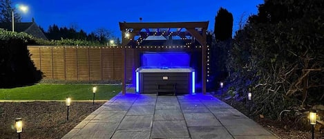 Bañera de hidromasaje exterior