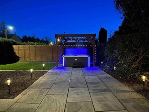 Outdoor spa tub - Stunning Scottish Hot Tub Getaway (Gatehouse of Fleet)