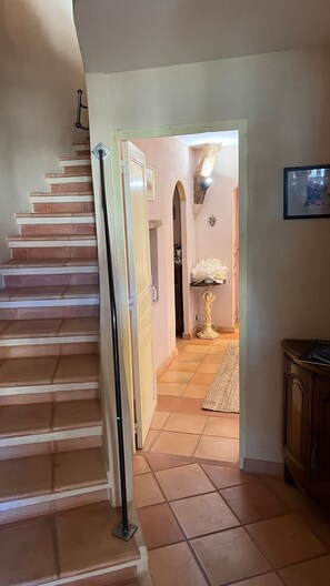 Interior - Le Nid – Village House Nestled Facing the Mountains (Puimoisson)