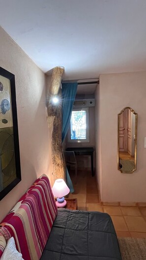 Fer et planche à repasser, Wi-Fi, draps fournis