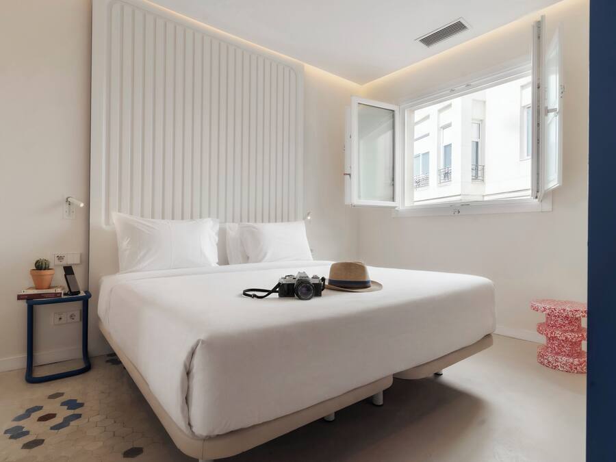 Chambre supérieure double | Coffre-fort, rideaux d’obscurcissement, système d’insonorisation