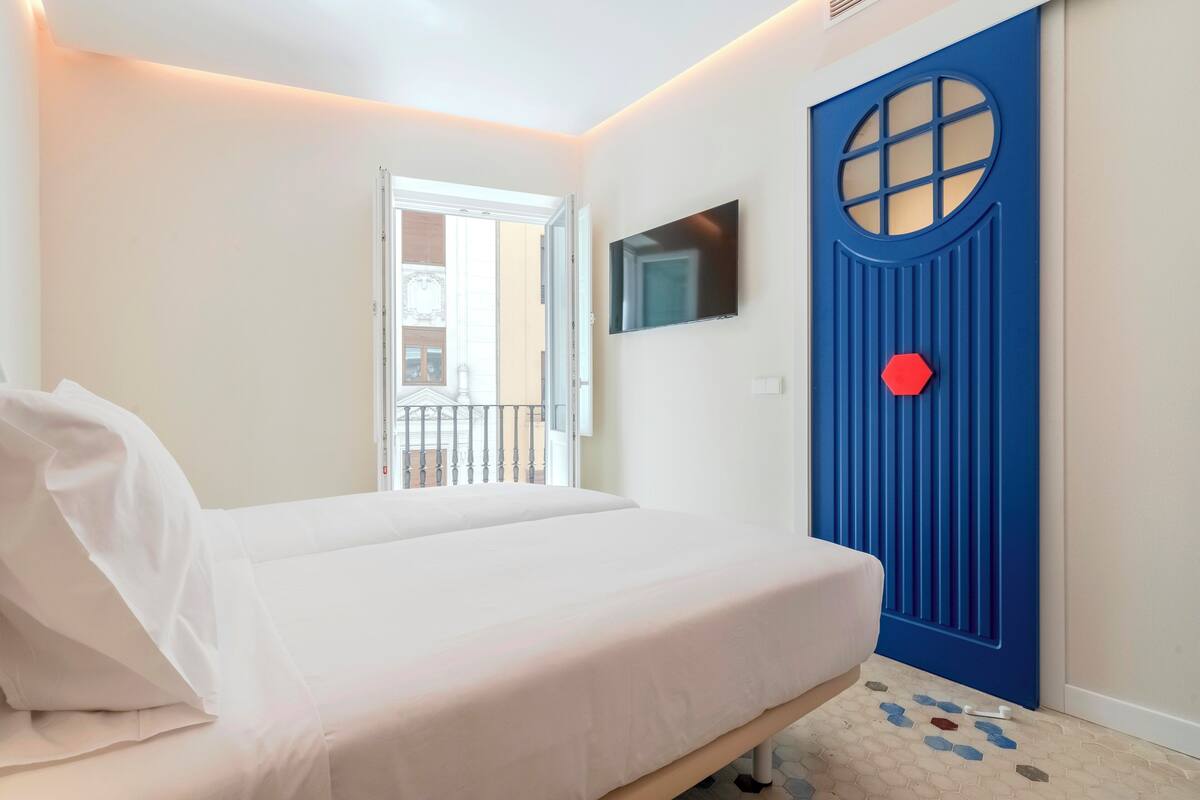 Chambre supérieure double | Coffre-fort, système d’insonorisation, accès au Wi-Fi (inclus)