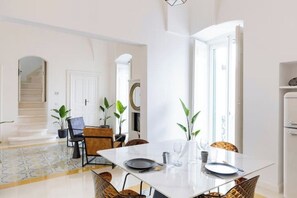 Dining - La Perle Ostuni - Panoramic Suite with Jacuzzi in Luxury Palace (Ostuni)