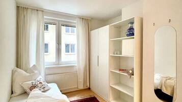 2 bedrooms, iron/ironing board, WiFi, bed sheets