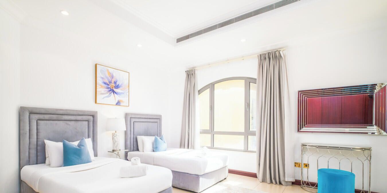 デスク、アイロン / アイロン台、WiFi、ベッドシーツ