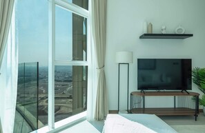 2 bedrooms, iron/ironing board, WiFi, bed sheets - Elegant High Floor 2BR Furnished Urban Oasis (Dubai)