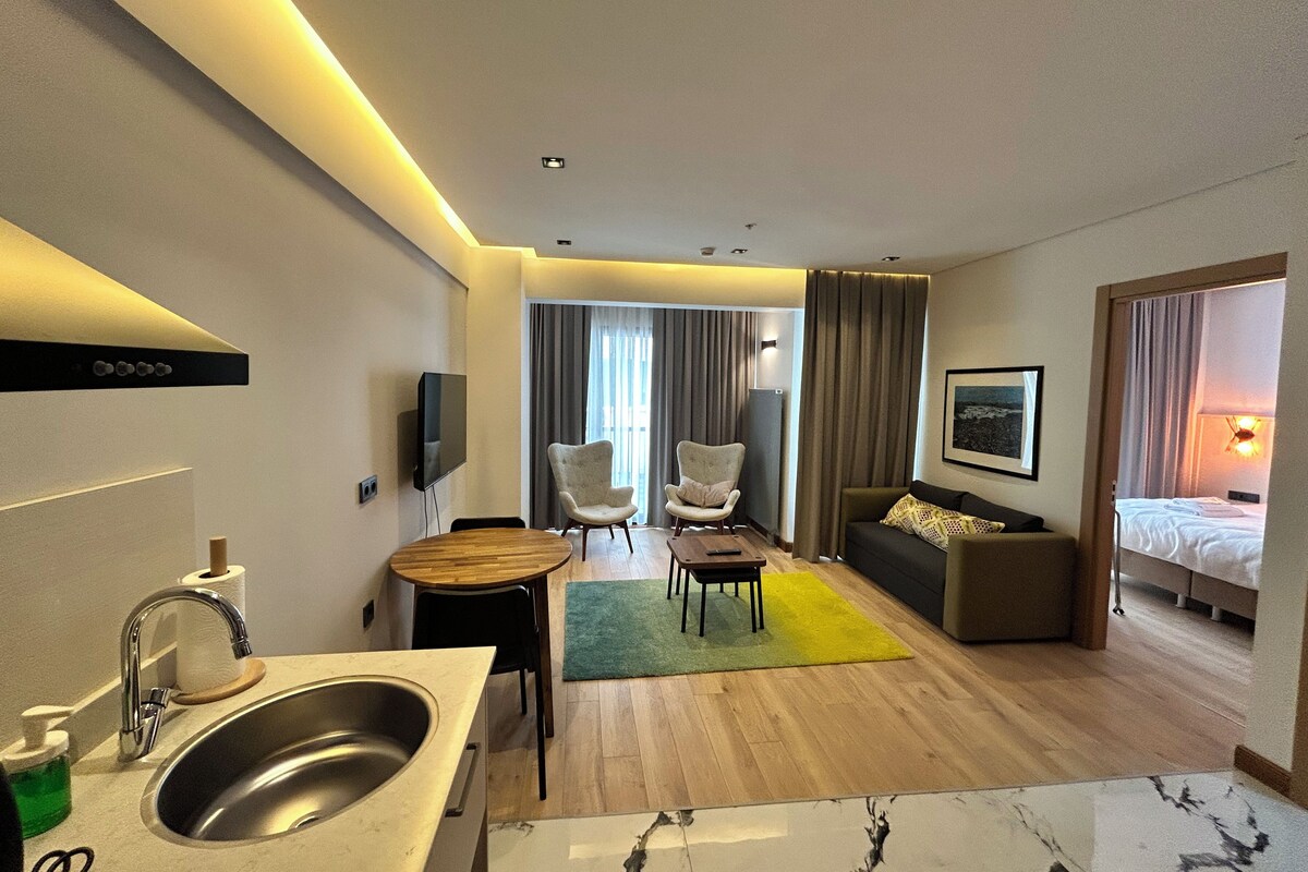 Suite Standar | Area keluarga | Smart TV 50-inci dengan saluran TV satelit