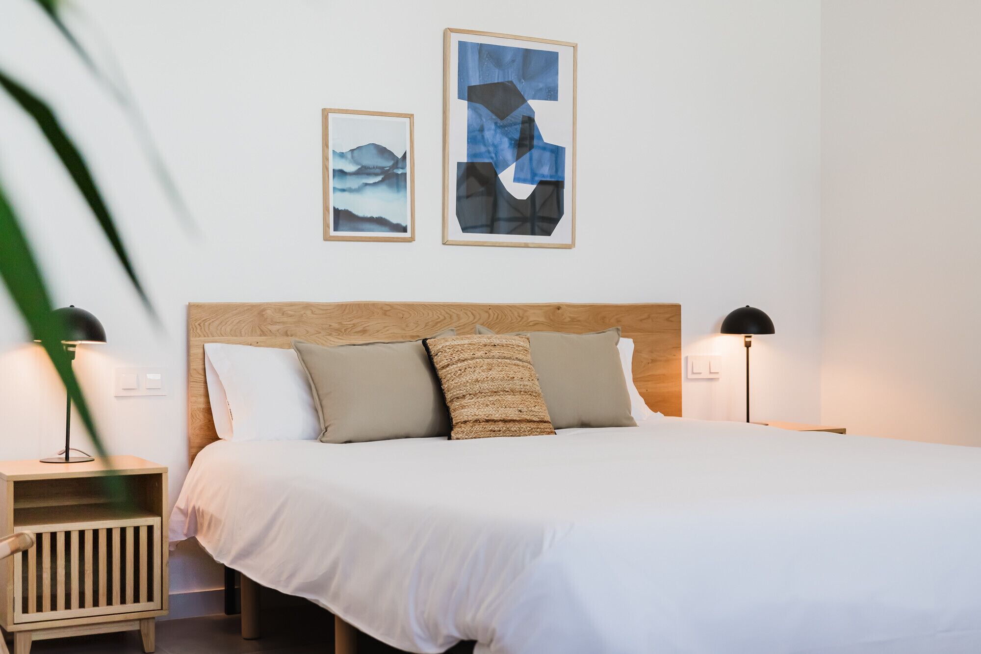 Studio | Cribs (free), WiFi (free), bed sheets