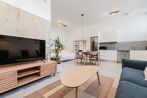 Studio | Living area | LED TV - Valencia Apartments by Olala Homes (València)