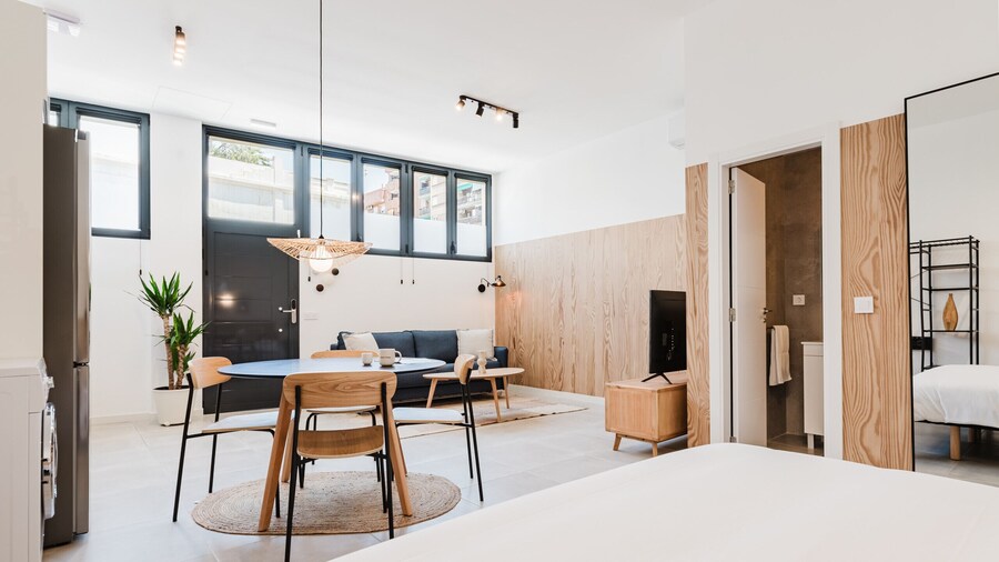 Valencia Apartments by Olala Homes