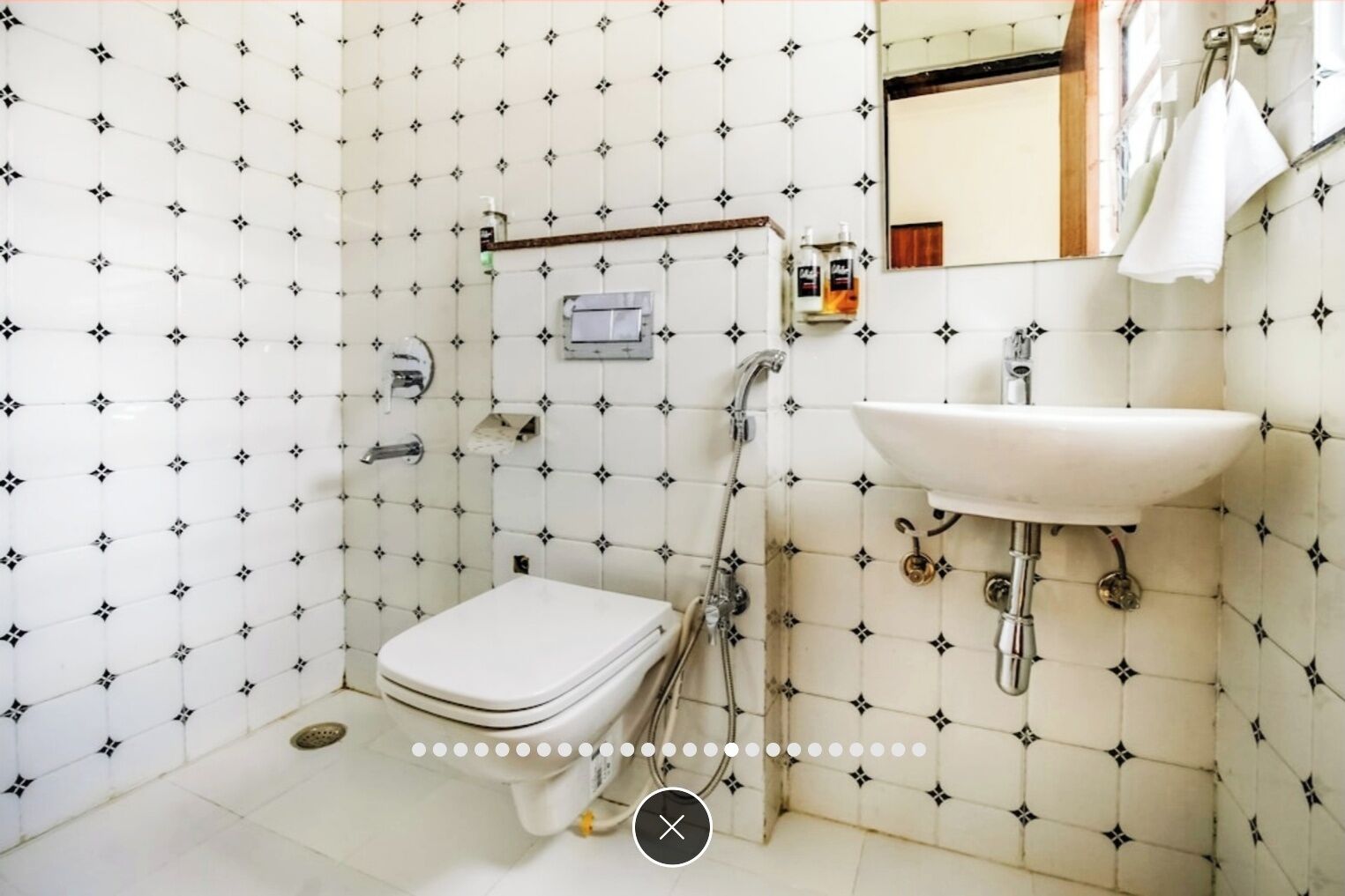 华丽客房 | 浴室 | 淋浴设施、毛巾、肥皂、洗发水