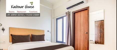 クラシック ルーム | デスク、ノートパソコン用作業スペース、WiFi (無料)