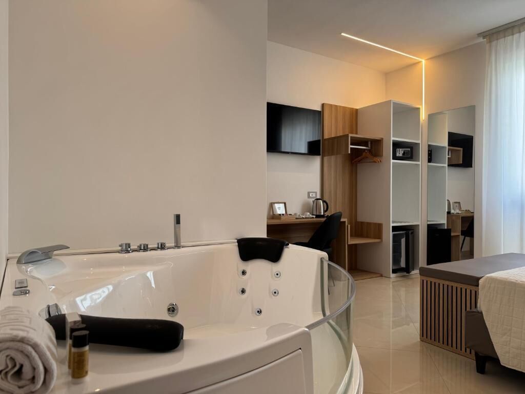 Phòng Suite Deluxe | Bồn tắm spa riêng