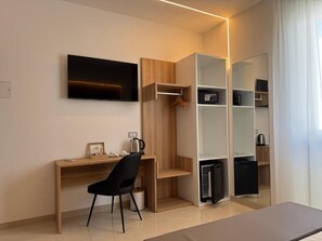 Deluxe Suite | Television - B&B Affittacamere Vecchia Alimini (Otranto)