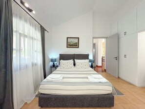 2 habitaciones, tabla de planchar con plancha y internet 