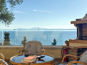 Outdoor dining - Villa Kalami LookOut (kalami)
