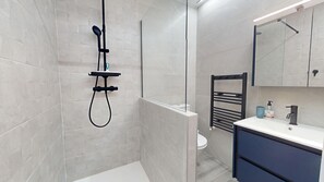 Shower, hair dryer - CasaSparadise - A Murcia Holiday Rentals Property (Sucina)