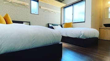 Apartamento básico | Escrivaninha, Wi-Fi de cortesia, roupa de cama