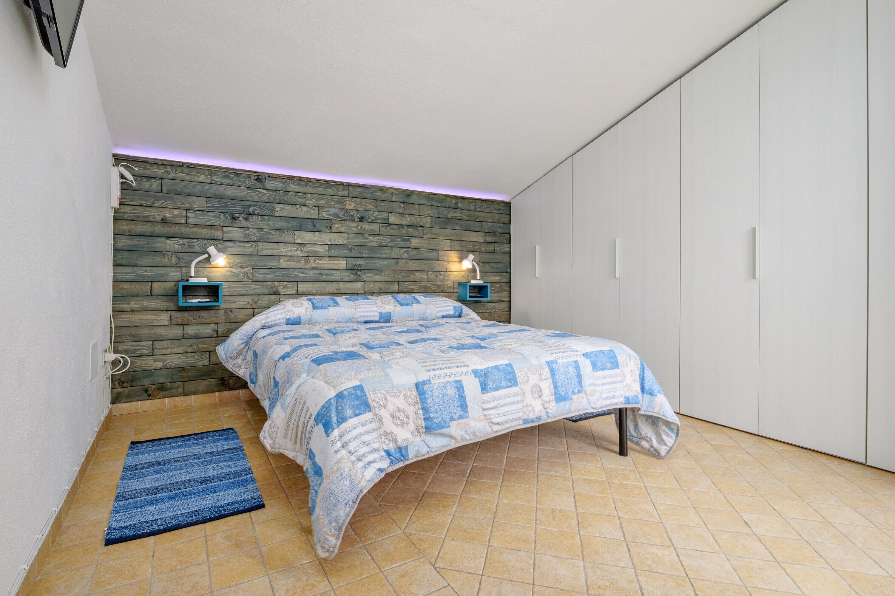 1 chambre, fer et planche à repasser, Wi-Fi, draps fournis