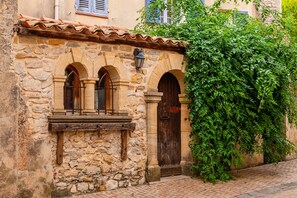 Exterior detail - La Maison Du Castellet (Le Castellet)