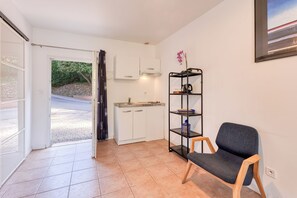 Fridge, microwave, oven, stovetop - La Maison Du Castellet (Le Castellet)