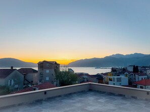 Property grounds - Comfort 1bdr apartment with sea view V-VI (Tivat)