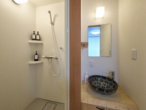 Basic Apartment | Bathroom | Separate tub and shower, bidet - Yadoya Asakusa Darumaan (Tokyo)
