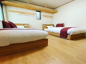 Apartamento básico | Escrivaninha, Wi-Fi de cortesia, roupa de cama