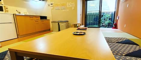 Basic Apartment | Living room | 32-inch flat-screen TV with digital channels