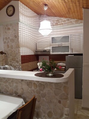 Private kitchen - Estate under the Paintbrush, Vis Island
Artistic Eco Estate on the Island of Vis (Vis)