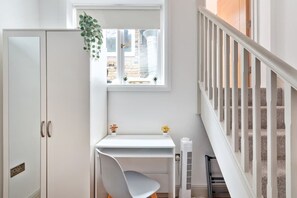 Interior - Modern 2 Bedroom Apartment Near Putney Station (London)