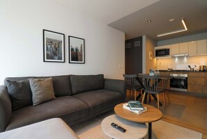House | 2 bedrooms, Internet - w Engaging 2BR w Impressive Deco in San Isidro (Lima)