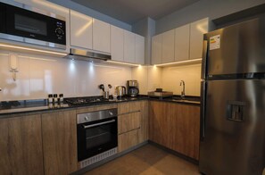 House - w Engaging 2BR w Impressive Deco in San Isidro (Lima)